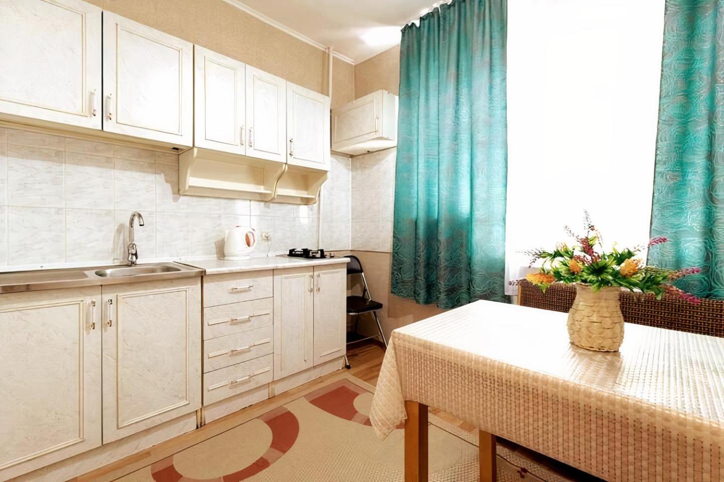 Nadezhda Apartments On Zhibek Zholy Avenue 33 Almaty Bagian luar foto